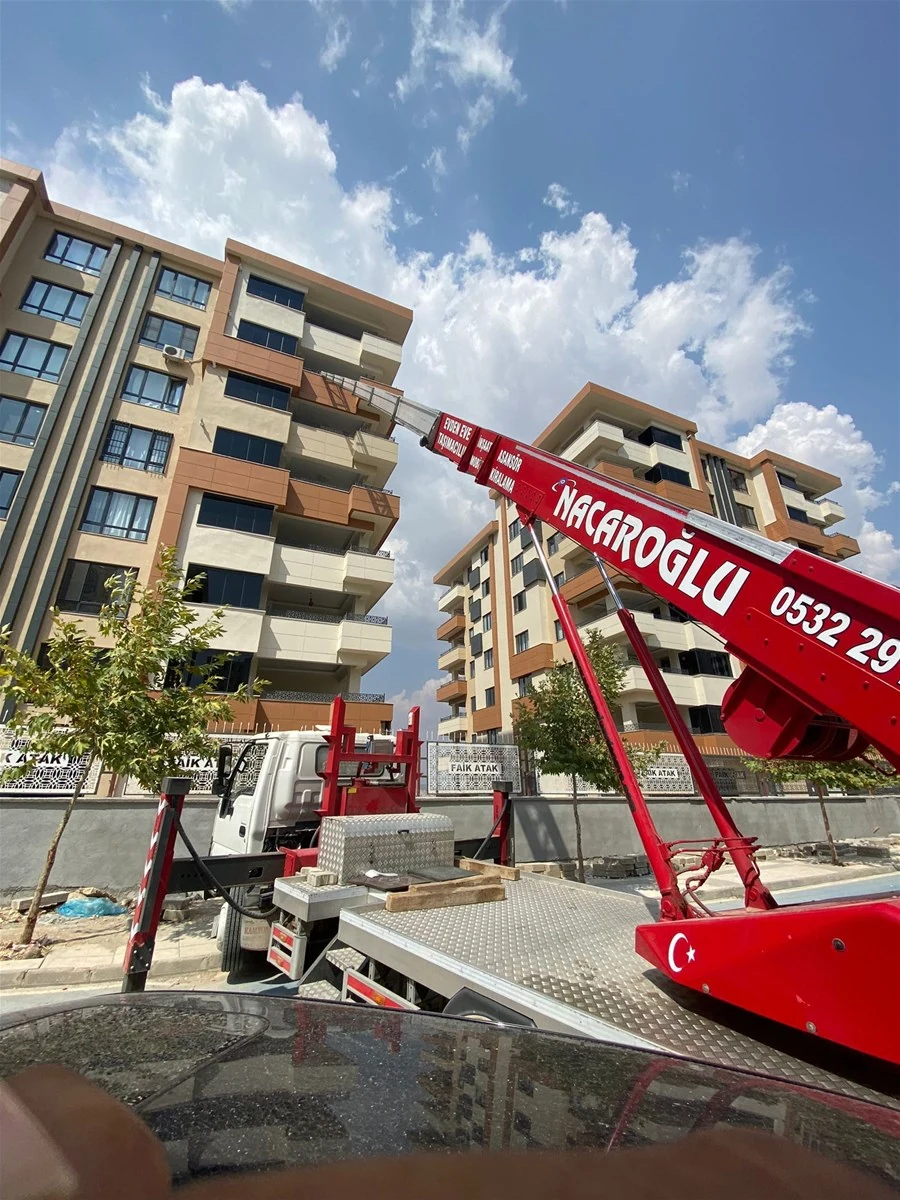 Yüksek kata asansörlü eşya taşıma